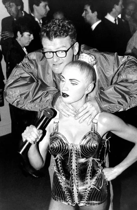 Framed Print : Chris Evans & Madonna team up at a press conference to introduce the stars of Virgin 1215 Framed Print : Chris Evans & Madonna team up at a press conference to introduce the stars of Virgin 1215
