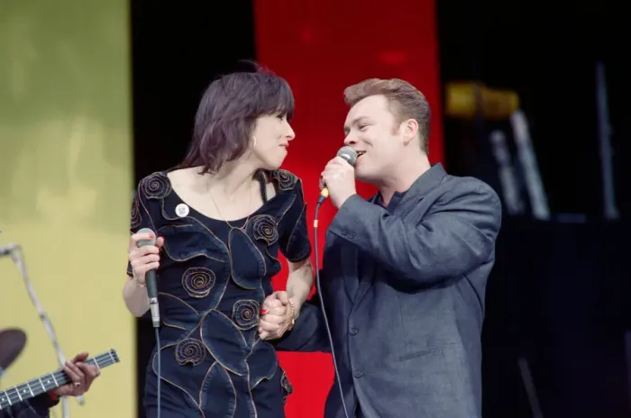 Framed Print : Chrissie Hynde of The Pretenders performing with UB40 at the Nelson Mandela 70th Birthday