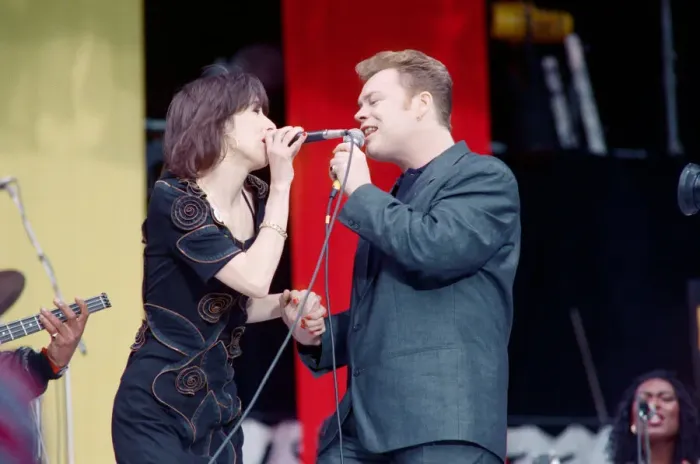 Framed Print : Chrissie Hynde of The Pretenders performing with UB40 at the Nelson Mandela 70th Birthday