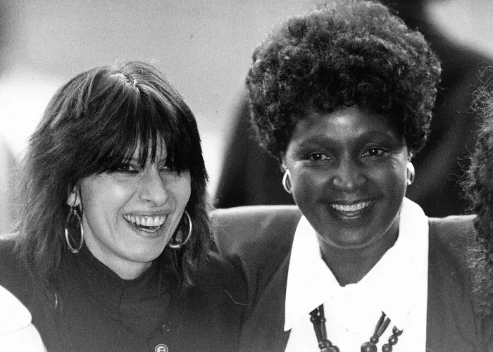 Framed Print : Chrissie Hynde singer with The Pretenders pop group 1990 with Winnie Mandela Framed Print : Chrissie Hynde singer with The Pretenders pop group 1990 with Winnie Mandela