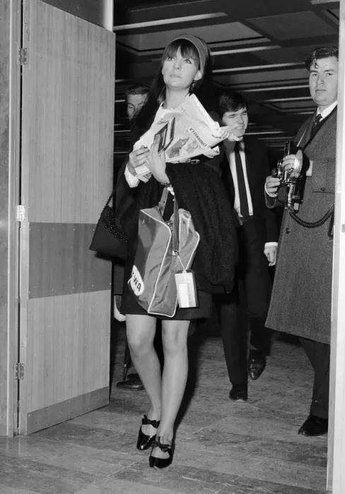 Framed Print : Chrissie Shrimpton, girlfriend of Mick Jagger of The Rolling Stones Framed Print : Chrissie Shrimpton, girlfriend of Mick Jagger of The Rolling Stones