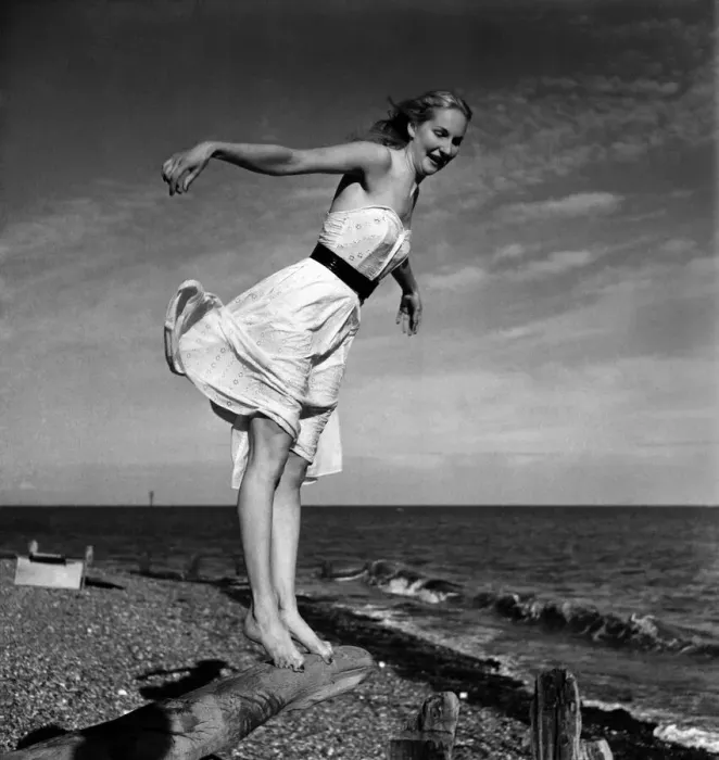 Framed Print : Christine Glyna seen have enjoying have holiday by the sea. August 1952 C3881-002