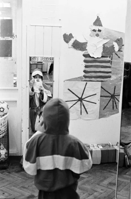 Framed Print : Christmas Show at Battle Primary School, Reading, 13th December 1985 Framed Print : Christmas Show at Battle Primary School, Reading, 13th December 1985