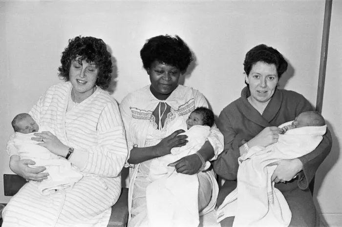 Framed Print : Christmas Day babies at Huddersfield Royal Infirmary (l-r Framed Print : Christmas Day babies at Huddersfield Royal Infirmary (l-r