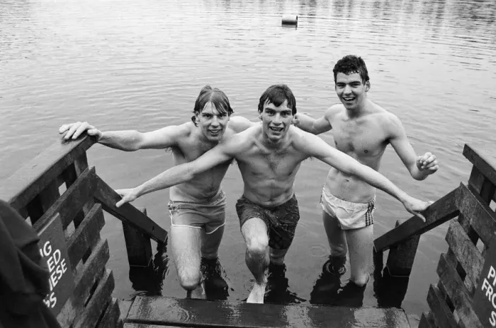 Framed Print : Christmas Day swimming in Birmingham. 25th December 1988 Framed Print : Christmas Day swimming in Birmingham. 25th December 1988