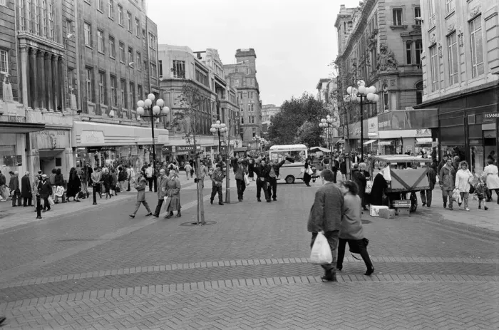 Framed Print : Christmas shoppers in Church Street, Liverpool, 11th November 1991