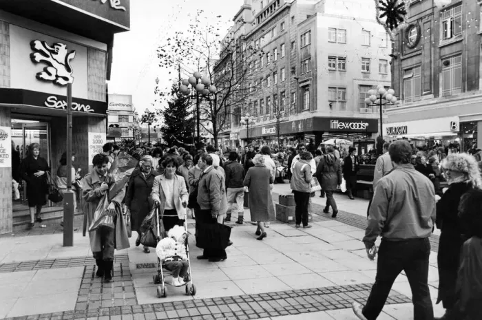 Framed Print : Christmas shoppers on Church Street, one of Liverpools shopping areas Framed Print : Christmas shoppers on Church Street, one of Liverpools shopping areas