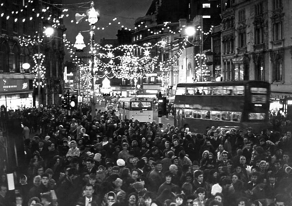 Christmas Shoppers, Church Street, Liverpool, 28th November 1969
