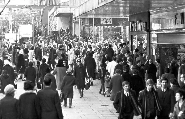Christmas shopping in Coventry Precinct. 16th December 1967