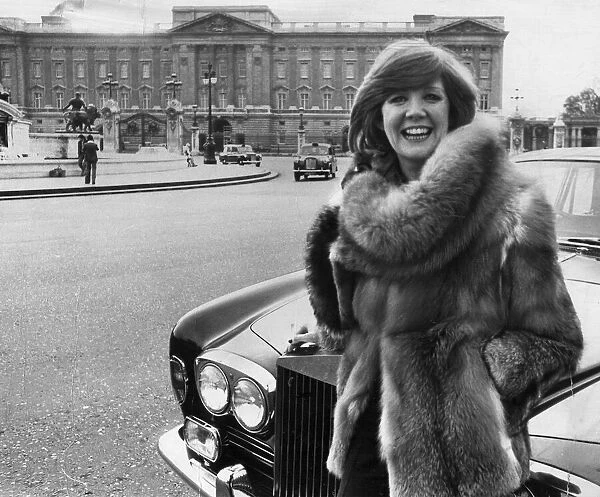 Cilla Black at Buckingham Palace - January 1975 06  /  01  /  1975