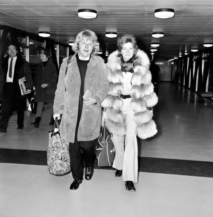 Framed Print : Cilla Black leaves London Airport for Zurich / Switzerland, with her husband Bobby Framed Print : Cilla Black leaves London Airport for Zurich / Switzerland, with her husband Bobby