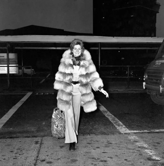 Framed Print : Cilla Black leaves London Airport for Zurich / Switzerland, with her husband Framed Print : Cilla Black leaves London Airport for Zurich / Switzerland, with her husband