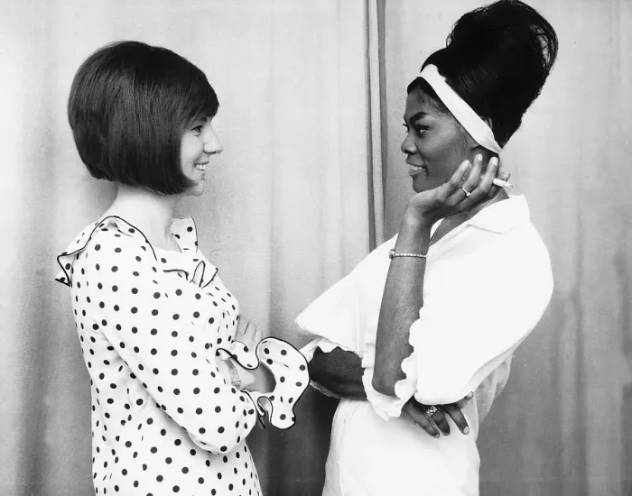Framed Print : Cilla Black Singer / TV Presenter with singer Dionne Warwick MSI Framed Print : Cilla Black Singer / TV Presenter with singer Dionne Warwick MSI