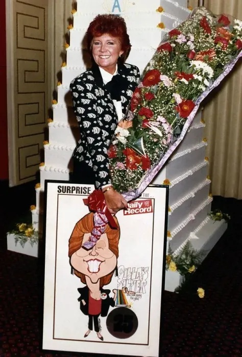 Framed Print : Cilla Black TV celebrates 25 years in show business with a huge cake given to her by Framed Print : Cilla Black TV celebrates 25 years in show business with a huge cake given to her by