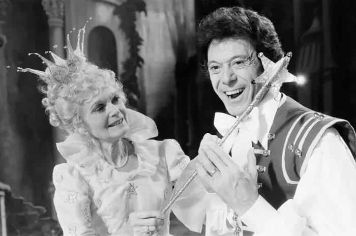 Framed Print : Cinderella Pantomime, Photo-call, Alexandra Theatre, Birmingham, 20th December 1984 Framed Print : Cinderella Pantomime, Photo-call, Alexandra Theatre, Birmingham, 20th December 1984