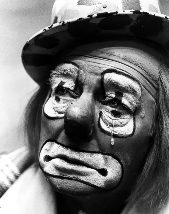 Framed Print : Circus Clown January 1982 - Jacko Fossett is facing up to heartbreak as he see