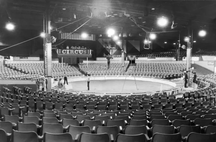 Framed Print : The circus ring at Kings Hall, Belle Vue, Manchester, is prepared for the last Framed Print : The circus ring at Kings Hall, Belle Vue, Manchester, is prepared for the last