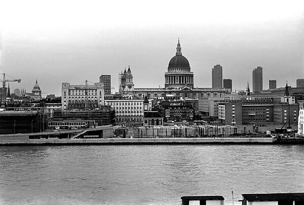 Cityscape: Thames: Panoramic. London Skyline Panorama. February 1977 77-00065-006