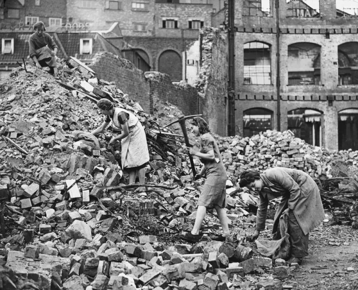 Framed Print : Civilians search through bombed houses for salvage in Bristol during Second World War Framed Print : Civilians search through bombed houses for salvage in Bristol during Second World War