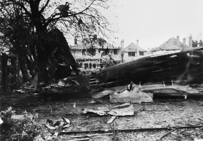 Framed Print : Clacton air crash 1940. German Heinkel He 111 crashed during a minelaying sortie Framed Print : Clacton air crash 1940. German Heinkel He 111 crashed during a minelaying sortie