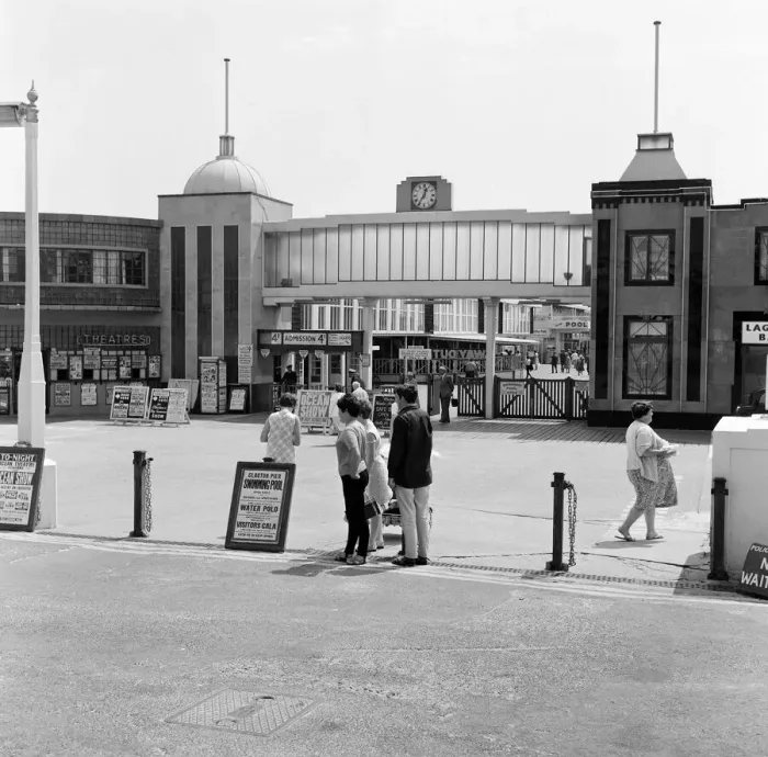Framed Print : Clacton-on-Sea, Essex. 23rd July 1967 Framed Print : Clacton-on-Sea, Essex. 23rd July 1967