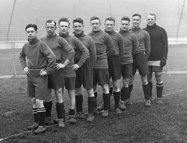 Clapton Orient F. C. (l-r) Wood, keeper, Lyons, Galbraith, Broadbent, Campbell, Lawrence