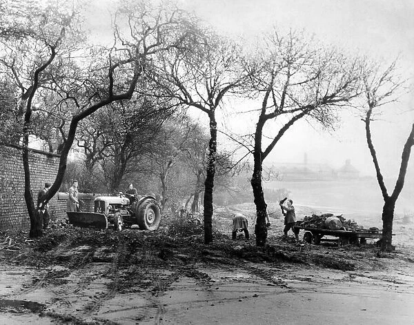 Cleanup at Wavertree Park, Liverpool, Merseyside. 28th April 1959