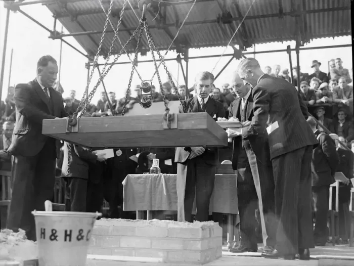 Framed Print : Clement Attlee (Prime Minister) laying the foundation stone of the South Bank Concert
