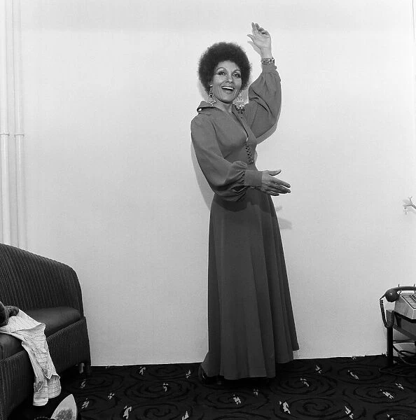 Cleo Laine, wife of bandleader Johnny Dankworth, in her dressing room
