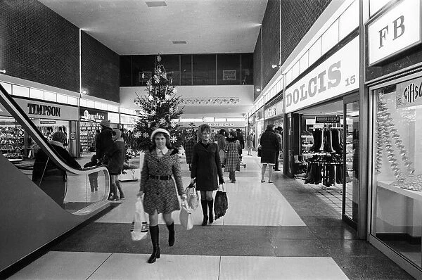 Cleveland Centre during the Christmas period. Middlesbrough, North Yorkshire, 1972