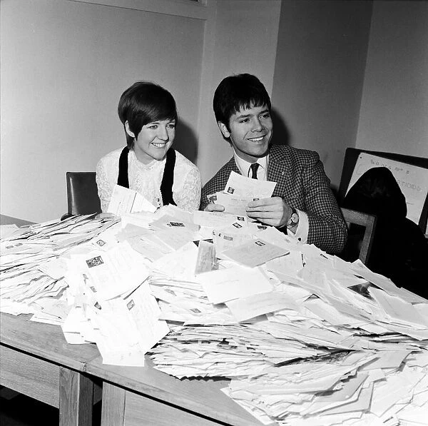 Cliff Richard and Cilla Black counting votes for Britain