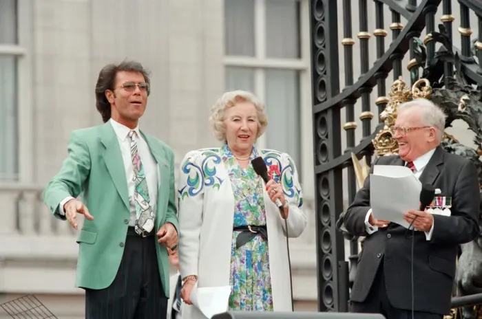 Framed Print : Cliff Richard, Dame Vera Lynn and Harry Secombe, singing for the crowds gathered Framed Print : Cliff Richard, Dame Vera Lynn and Harry Secombe, singing for the crowds gathered