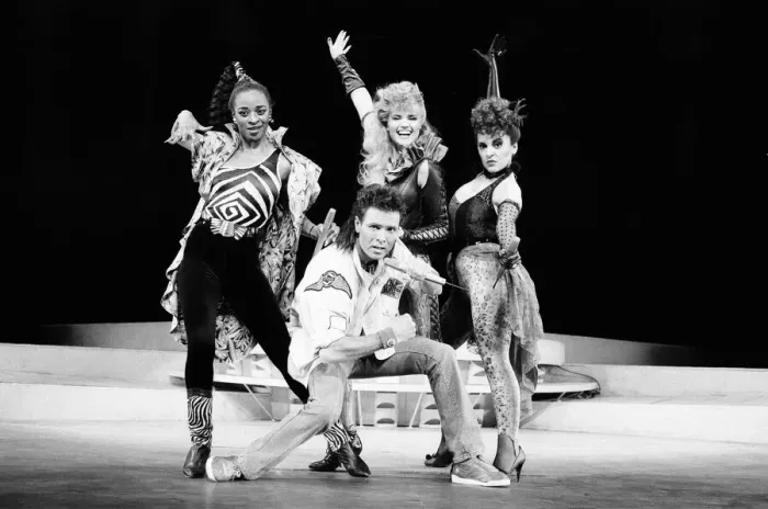 Framed Print : Cliff Richard, Dawn Hope, Jodie Wilson and Maria Ventua