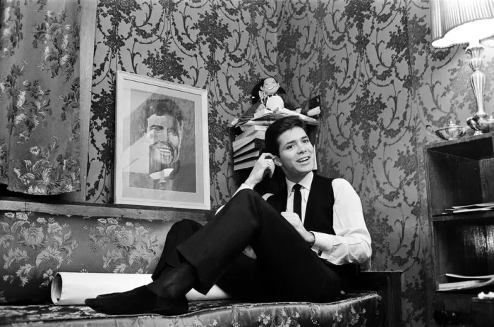 Framed Print : Cliff Richard in his London Palladium dressing room. 13th January 1965