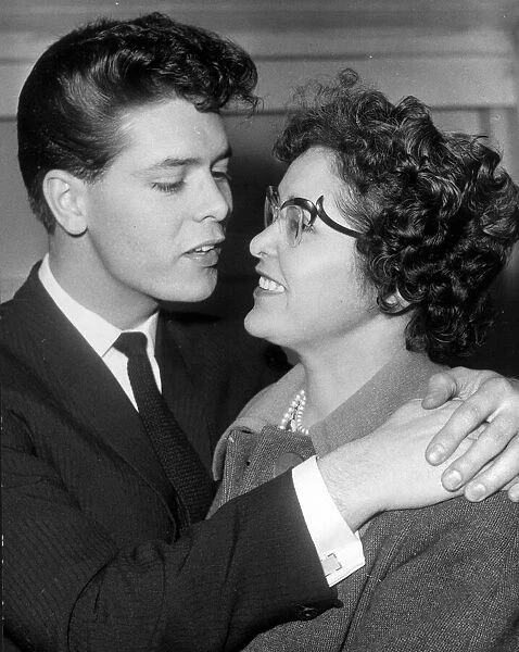 CLIFF RICHARD WITH HIS MOTHER DOROTHY WEBB - MARCH 1961
