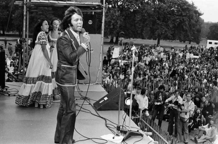 Framed Print : Cliff Richard performing at the Jesus Festival in Hyde Park, London. 1st September 1972 Framed Print : Cliff Richard performing at the Jesus Festival in Hyde Park, London. 1st September 1972