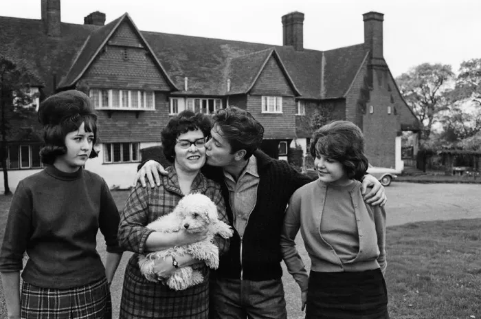 Framed Print : Cliff Richard at his tudor style mansion at Upper Nazeing, Essex Framed Print : Cliff Richard at his tudor style mansion at Upper Nazeing, Essex