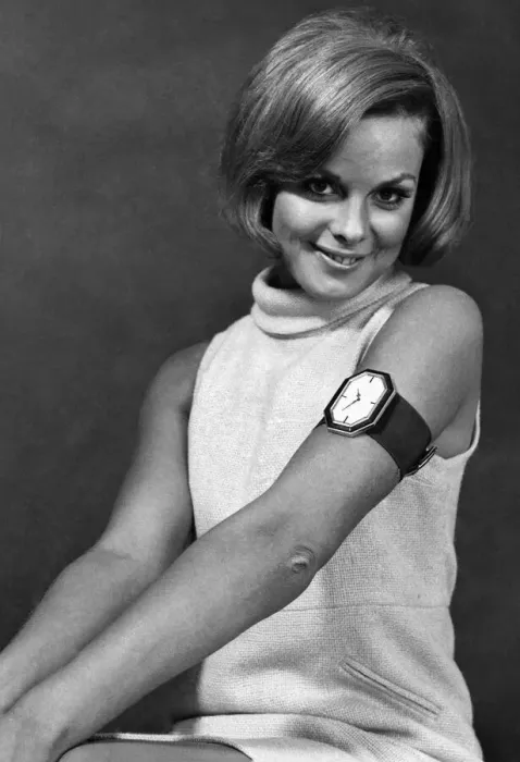 Framed Print : The clock people have brought out this new time-piece that girls wear on their thighs Framed Print : The clock people have brought out this new time-piece that girls wear on their thighs