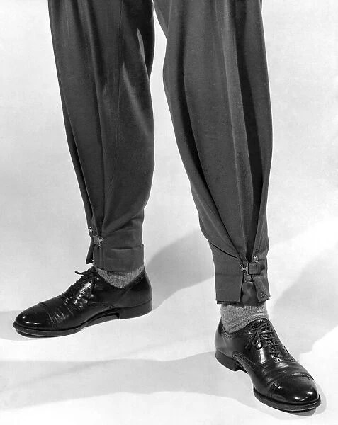 Clothing Fashion 1954. July 1954