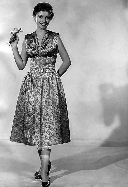 Clothing Fashion 1954: Five way winner. November 1954 P021241