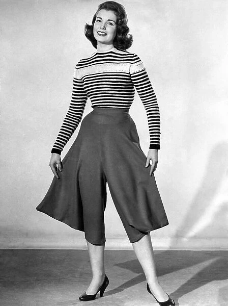 Clothing Fashion 1956: Model Pat Goddard. February 1956 P021282