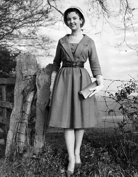 Clothing Fashion 1959: Daily Mirror 'Autumn Sparkle'Competition