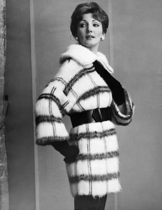 Framed Print : Clothing Fashion 1959: Joan Fullard a ref haired Australian girl wears a Fleming Reid