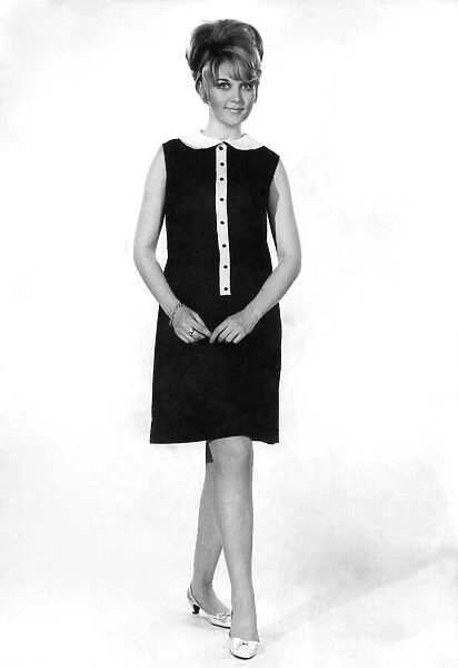 Clothing Fashion 1966: Model Delia Freeman. June 1966 P021409