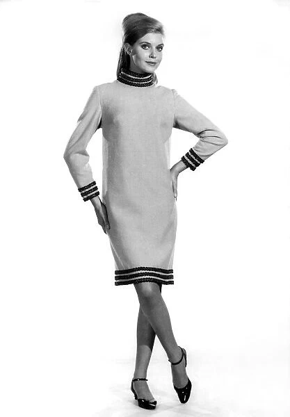 Clothing Fashion 1966: Model Maureen Walker. October 1966 P021451