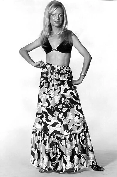 Clothing Fashion 1970: Here is a skirt to give a girl a double frill
