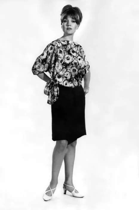 Framed Print : Clothing. Fashion. Anne Powell. October 1966 P006646 Framed Print : Clothing. Fashion. Anne Powell. October 1966 P006646