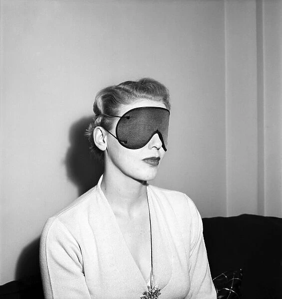 Clothing: Fashion: Eye Mask. 1953 B130-004