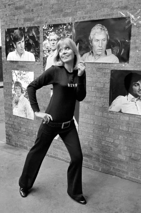 Framed Print : Clothing fashion: Football fashion. December 1969 Z11686-010