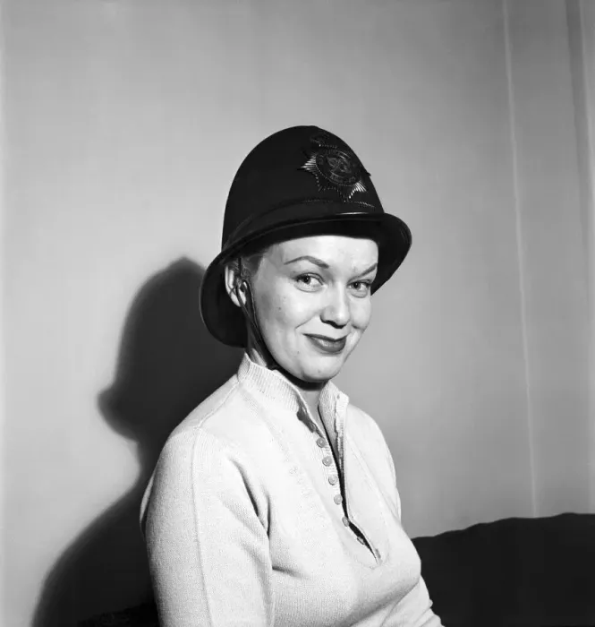 Framed Print : Clothing: Fashion: Hats. 1953 B130-003 Framed Print : Clothing: Fashion: Hats. 1953 B130-003
